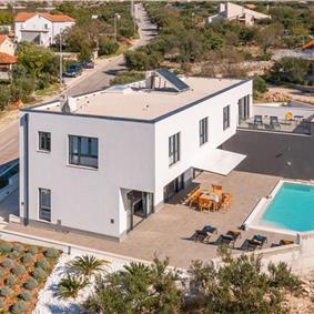 4 Bedroom Villa with Pool near Milna, Brac Island Sleeps 8 